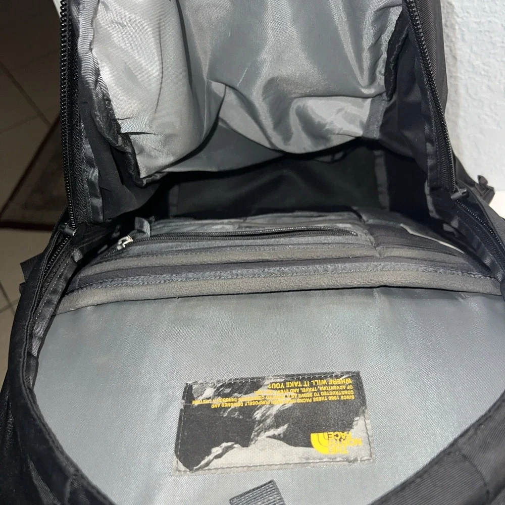 The North Face Iron Peak Backpack Black Laptop Waist Strap Hiking Heart